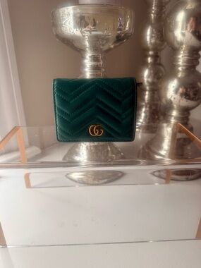 Authentic GUCCI Emerald Green 
Quilted Wallet with Gold Double-G Accent